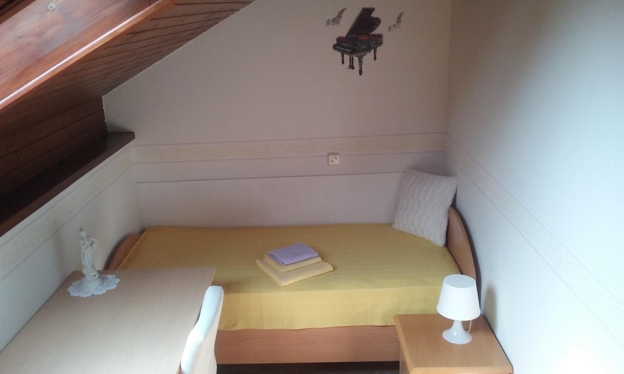 Sound Apartma Eva Apartment Radovljica Bagian luar foto